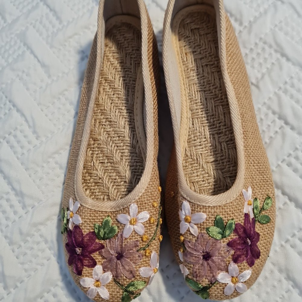 Cute shoes - new without tags